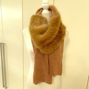 Wool and faux fur scarf. Warm and stylish!